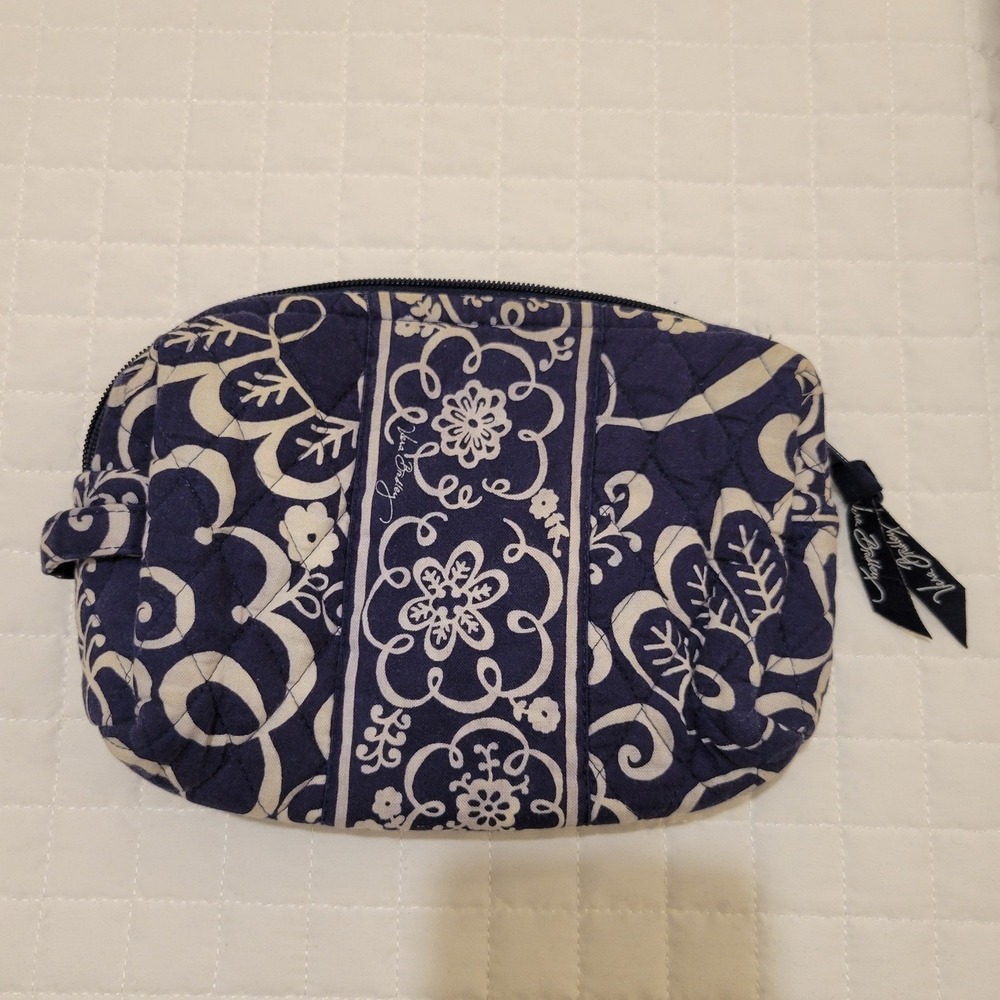 Vera Bradley Navy White Twirly Birds Quilted Floral Paisley Cosmetic Makeup Bag